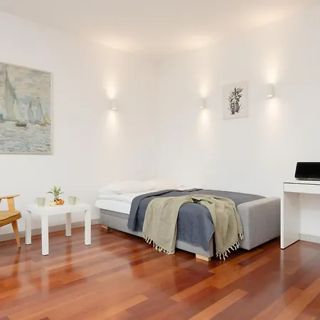 Muranow Spacious Studio & Parking By Renters Apartamento *