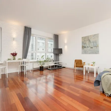 Muranow Spacious Studio & Parking By Renters Varsóvia