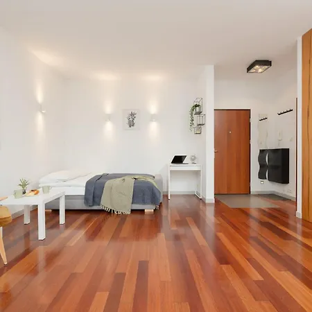 Apartamento Muranow Spacious Studio & Parking By Renters *