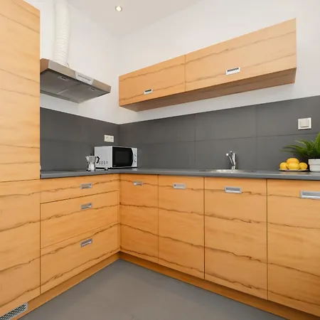 Apartamento Muranow Spacious Studio & Parking By Renters Varsóvia