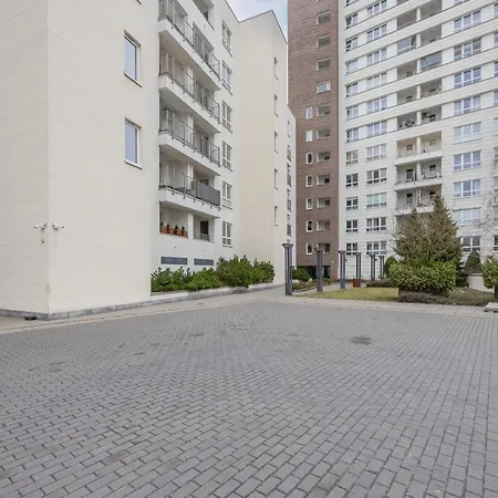 Muranow Spacious Studio & Parking By Renters Apartment Warschau